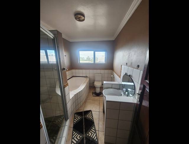 4 BEDROOM HOUSE FOR SALE IN SAFARI GARDENS